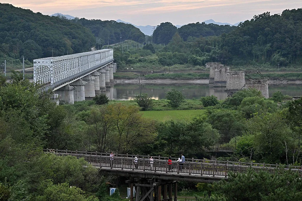 圖:明報 圖:明報