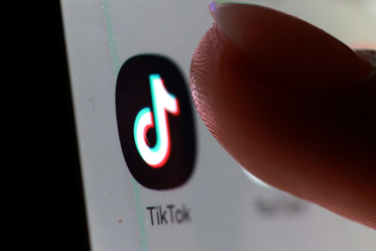 智能手機屏幕上的 TikTok 應用程式圖示，該平台與美國阿拉巴馬州政府就兒童安全訴訟達成庭前和解。