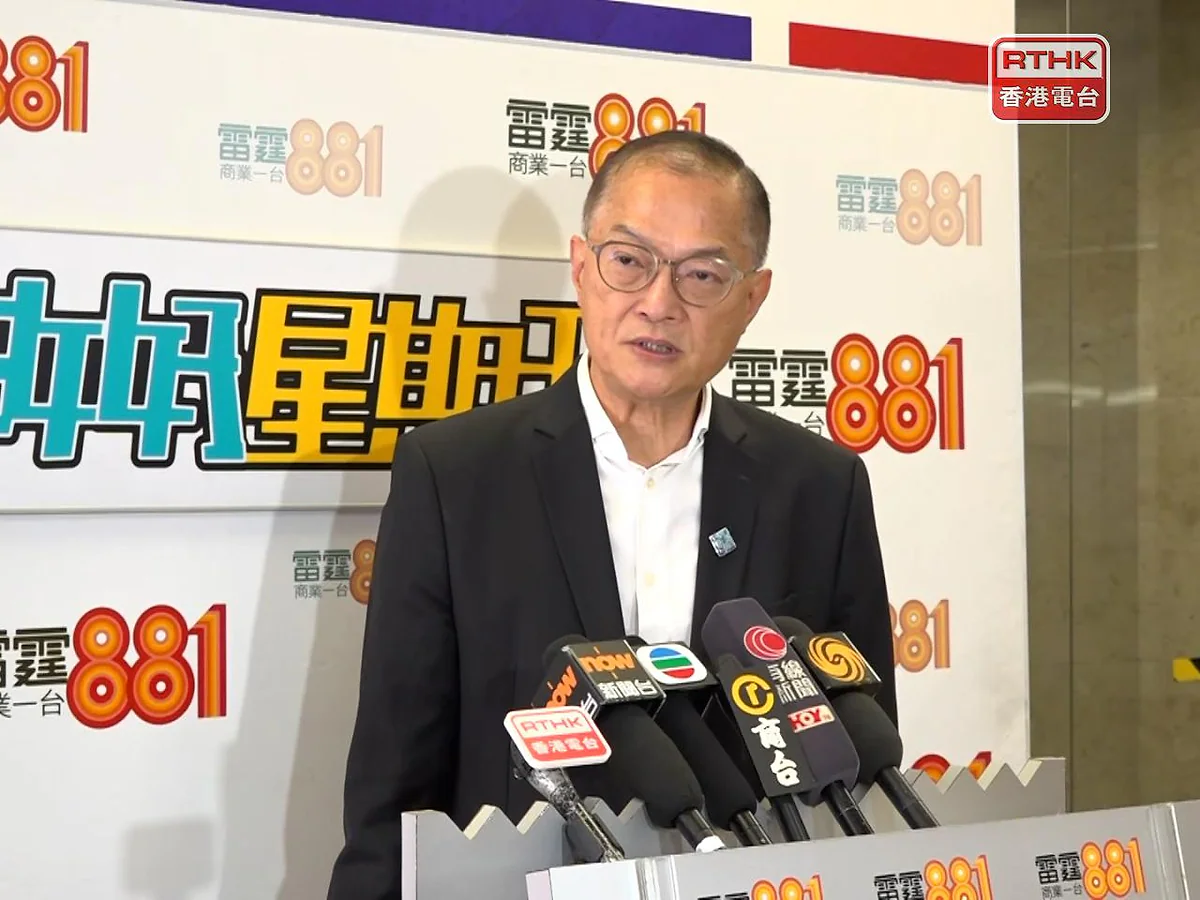 醫務衞生局局長盧寵茂出席電台節目，回應有關護理學系畢業生就業及非本地培訓護士的爭議。